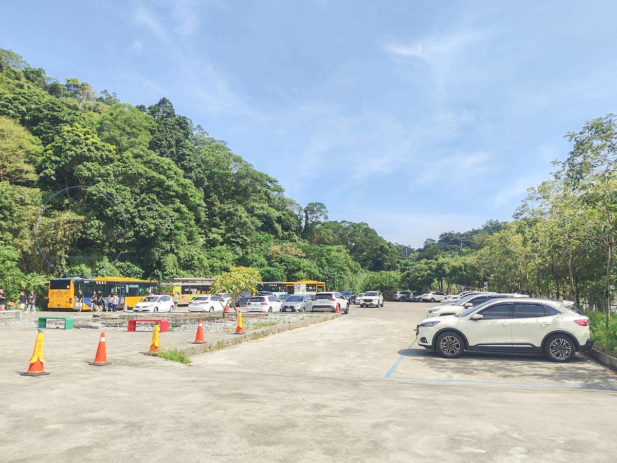 20251001-4f0yb 20251001-4f0yb