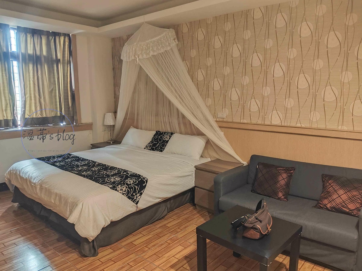 20251001-9hhgd 20251001-9hhgd