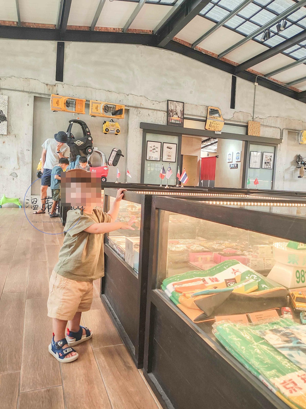 20251001-qq8ws 20251001-qq8ws