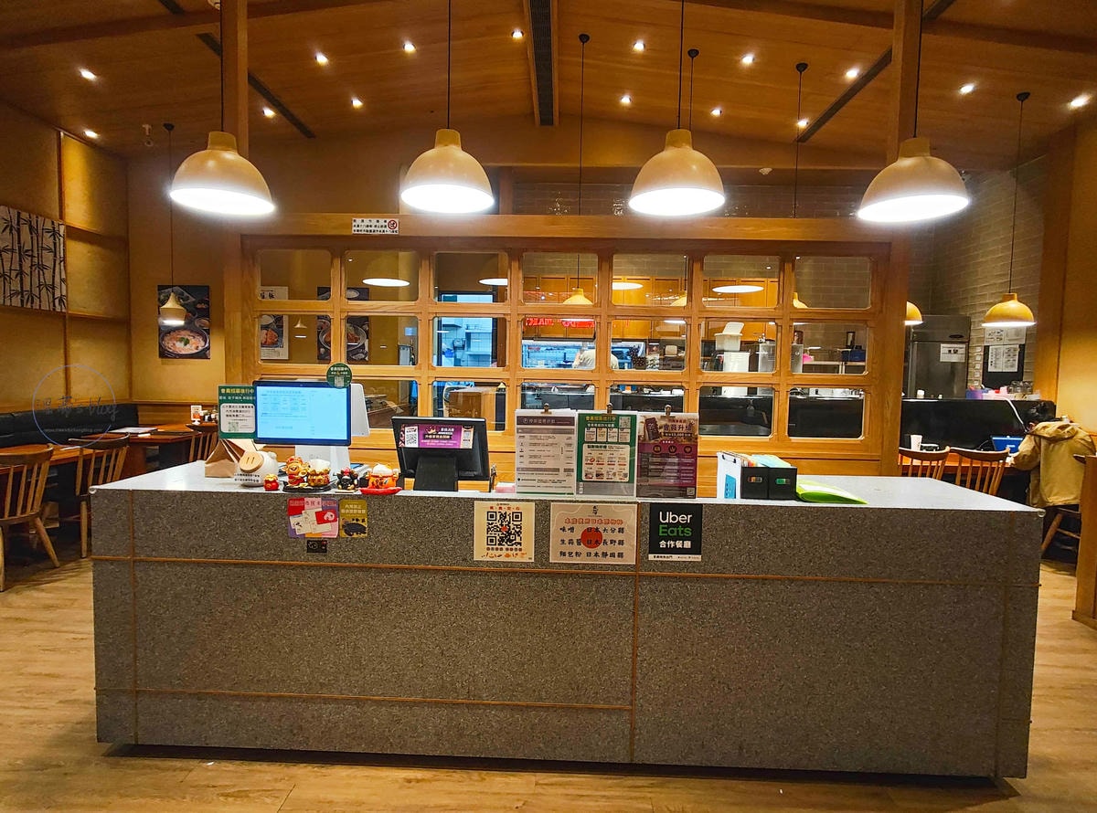 20251001-k9vun 20251001-k9vun