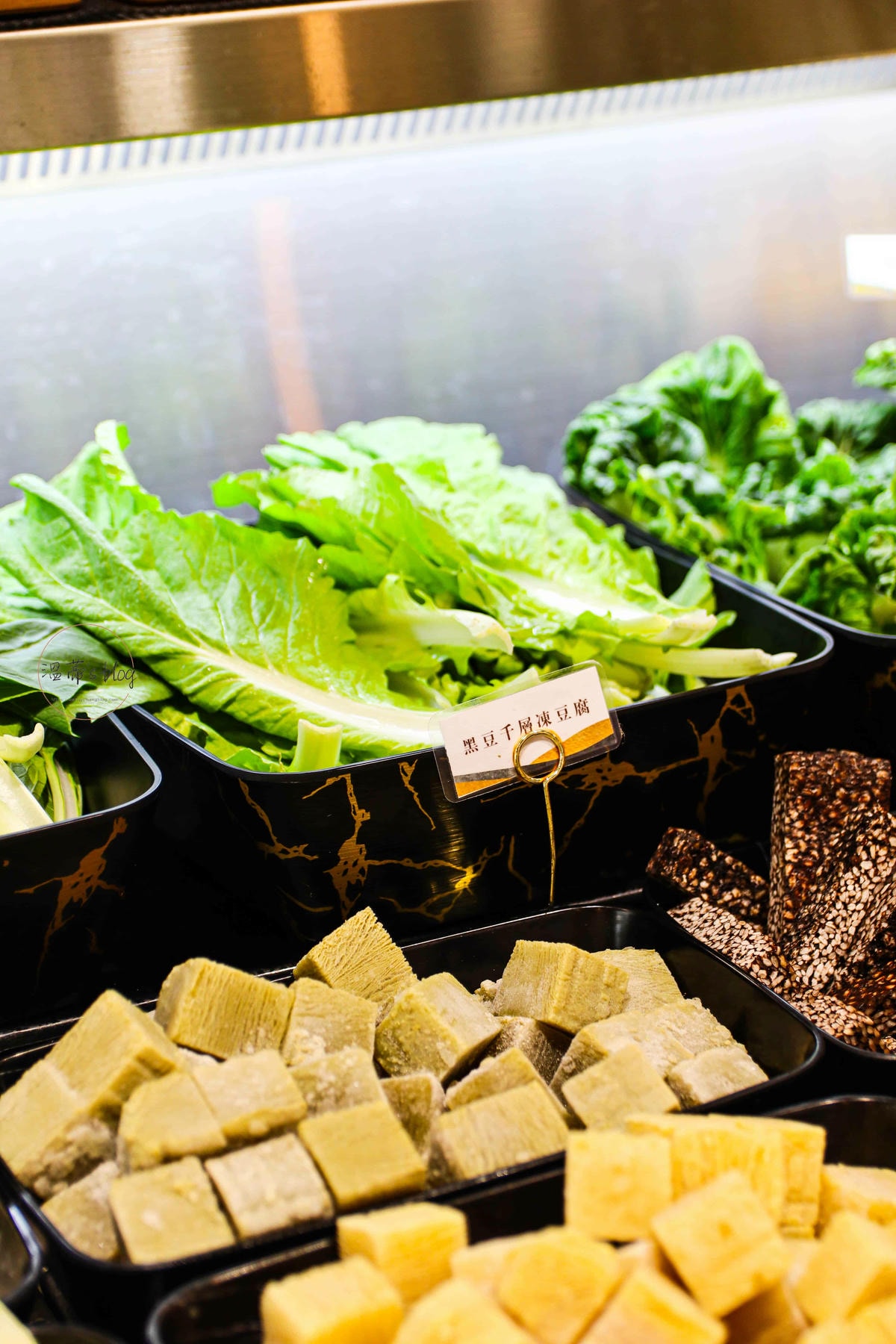 20251001-zq8dq 20251001-zq8dq