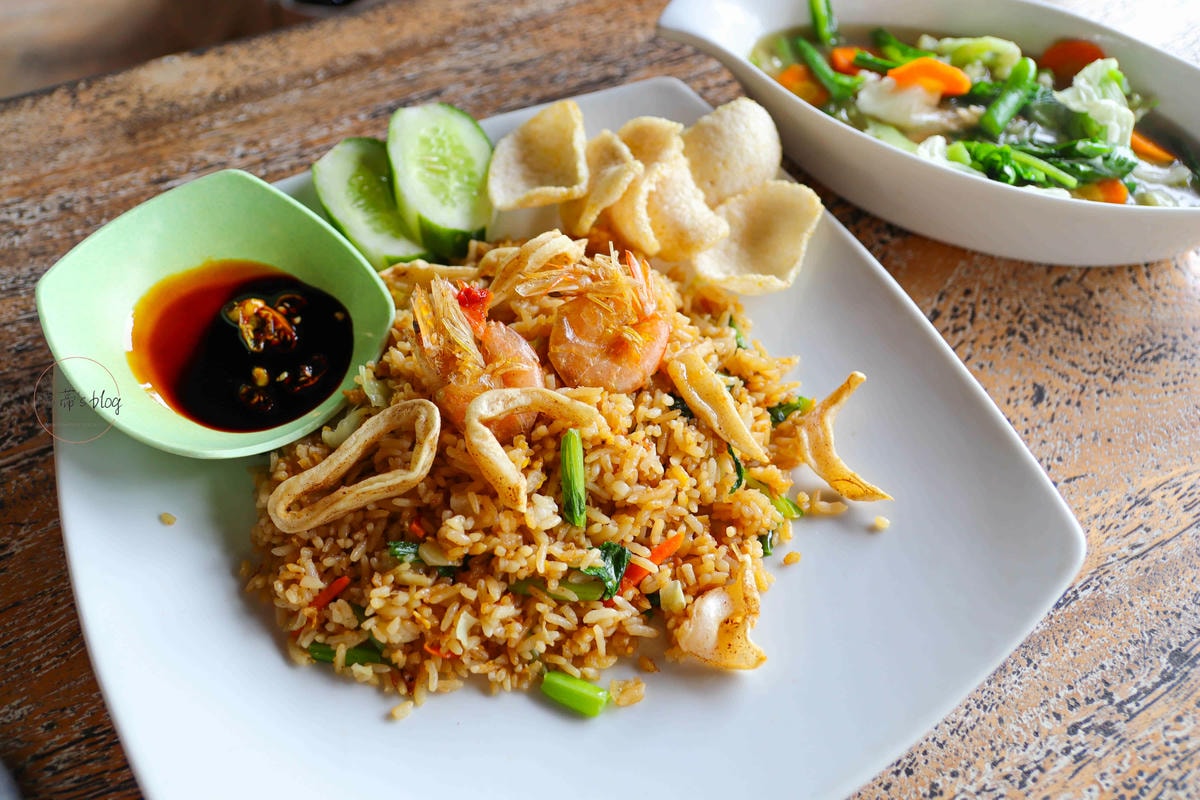 nasi goreng-sea 62,000 IDR