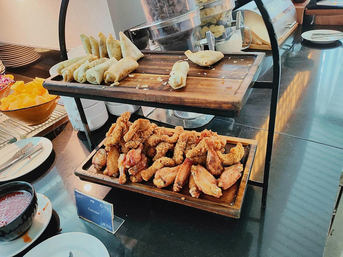 峇里島伍拉賴國際機場貴賓室Concordia Lounge 自助吧