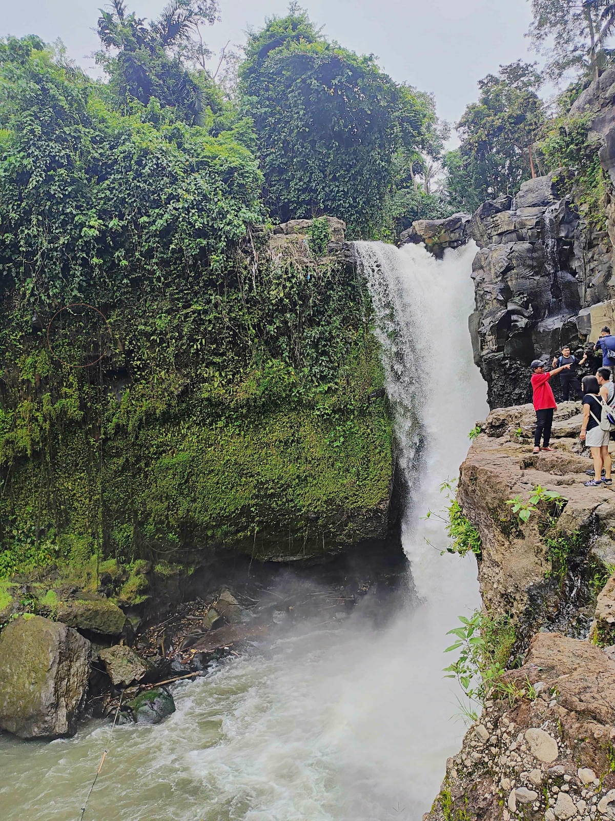 峇里島景點Blangsinga Waterfall瀑布景象