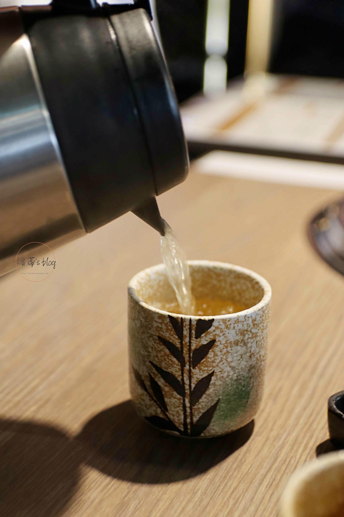 山奧屋無煙燒肉有提供喝到飽的雞湯