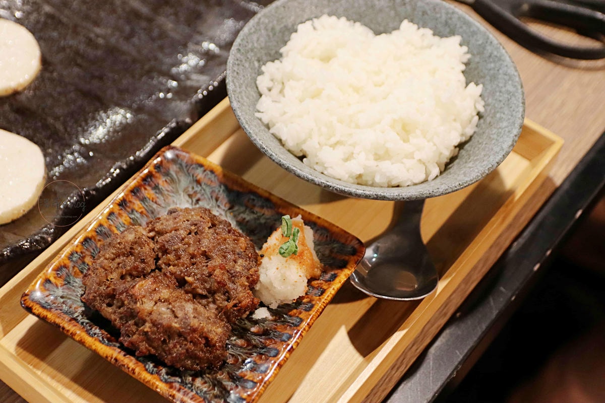 和牛漢堡肉排飯+140元