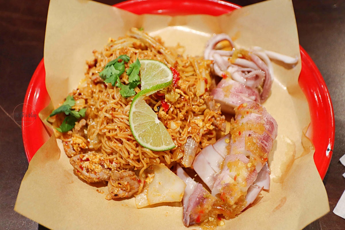 20251001-8z5zg 酸辣炒透抽媽媽麵288元