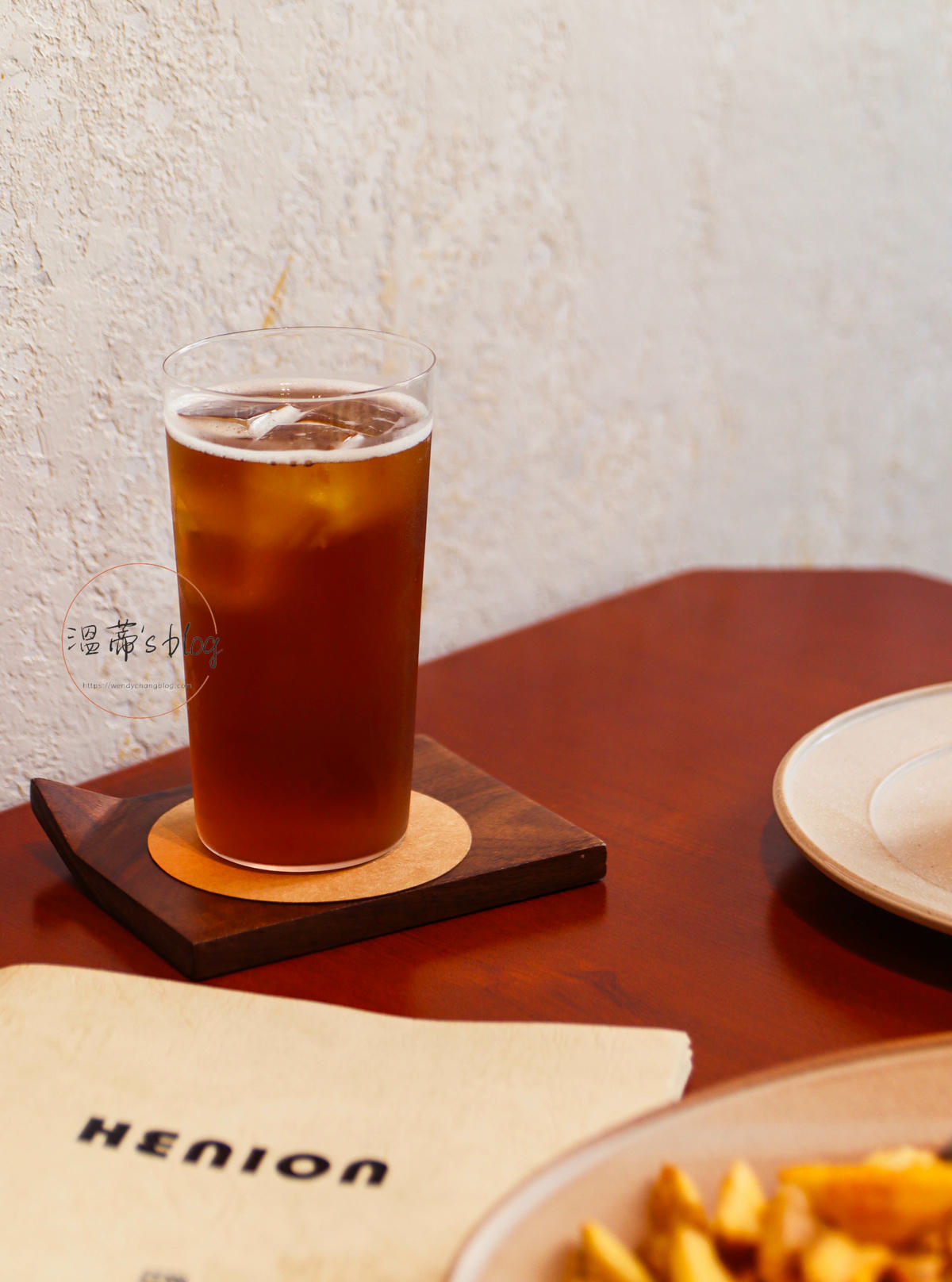 桃園蘆竹咖啡廳「Henion Coffee.赫尼恩」乾淨明亮又好拍的早午餐店-附菜單 - 第17張圖 鐵觀音烏龍茶130元