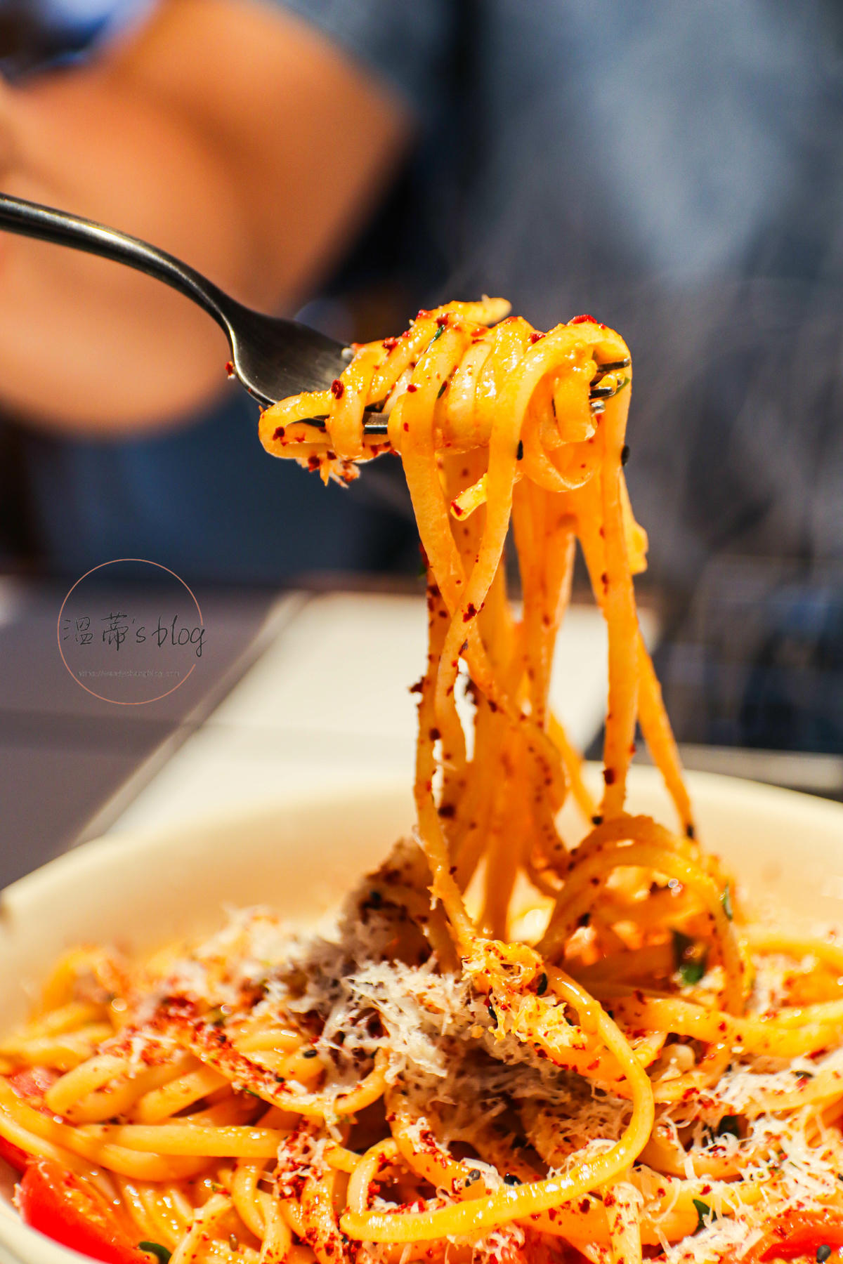 新北林口早午餐「IDK Café & Restaurant」環境質感滿分,義大利麵超好吃-附菜單 - 第19張圖 蒜香蕃茄細扁麵300元