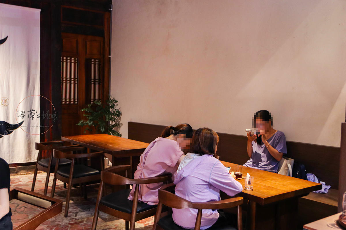 鹿港咖啡廳「東北季風咖啡」近鹿港老街的200年老房咖啡廳-附菜單 - 第5張圖 東北季風咖啡 用餐環境