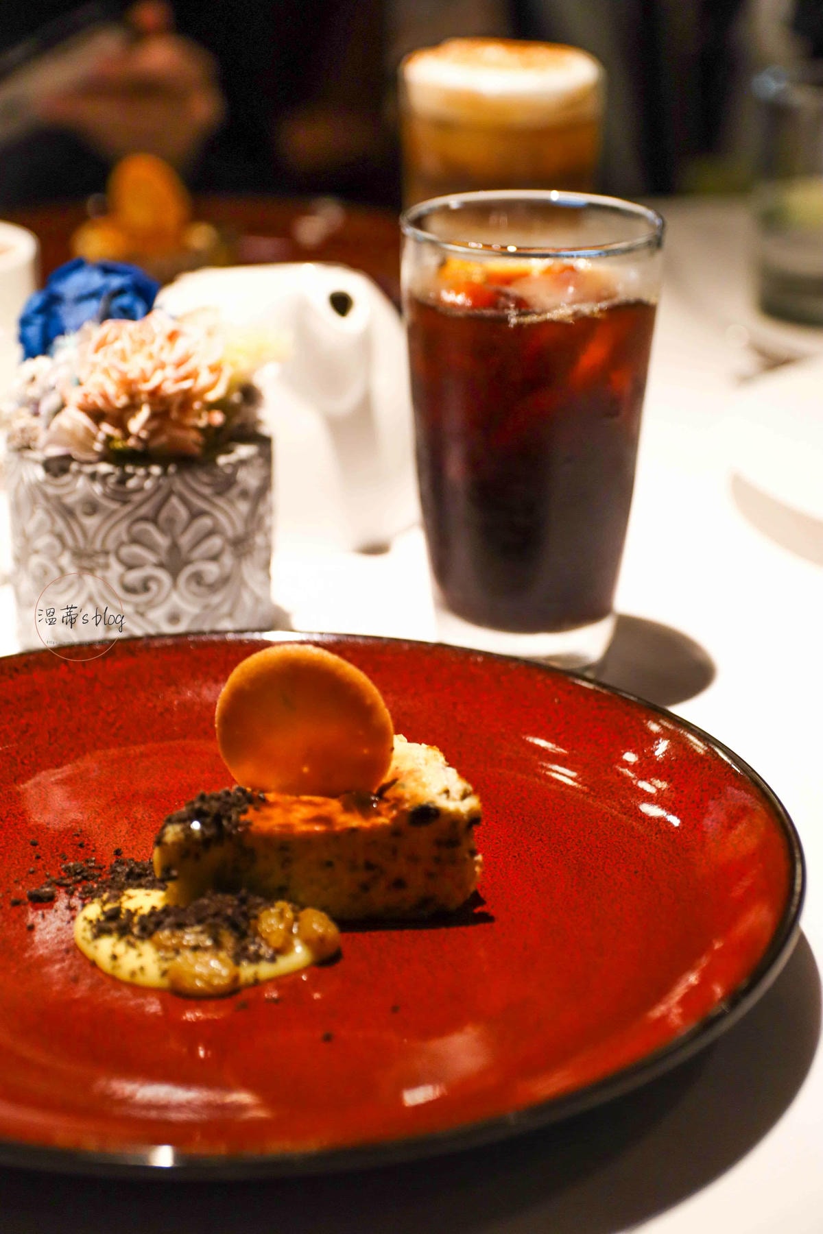 台北大直美食「N°168 牛排館 大直本館」位於維多麗雅酒店內的米其林指南推薦餐廳-附菜單 - 第29張圖 奧利奧巴斯克起司蛋糕、紅茶