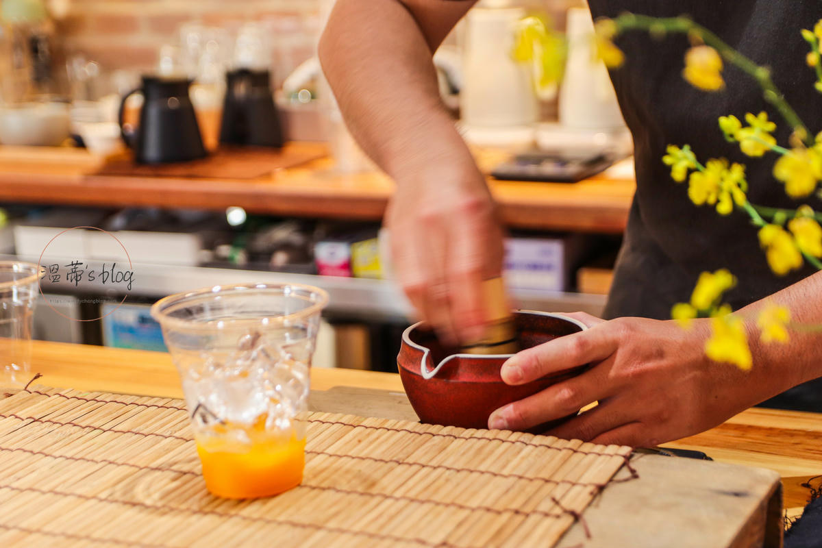 鹿港咖啡廳「弎茶」紅磚老宅×日式茶點-附菜單 - 第19張圖 八女抹茶+消暑芒果特調180元