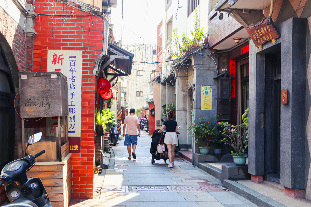 鹿港咖啡廳「弎茶」紅磚老宅×日式茶點-附菜單 - 第2張圖 弎茶 外邊街道