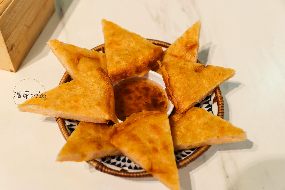 桃園遠百美食「泰泰太夯」799元泰式料理吃到飽-附菜單 - 第28張圖 月亮蝦餅2人份