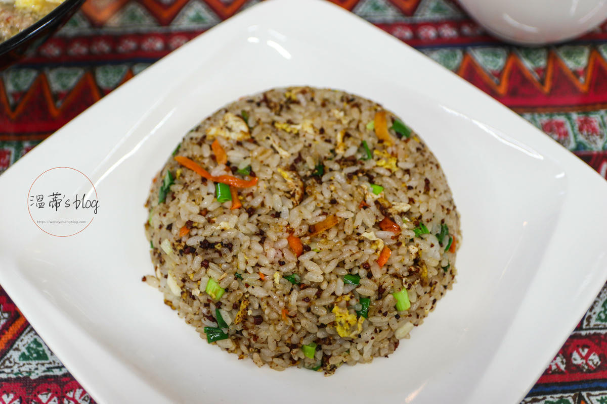 擺夷炒飯200元