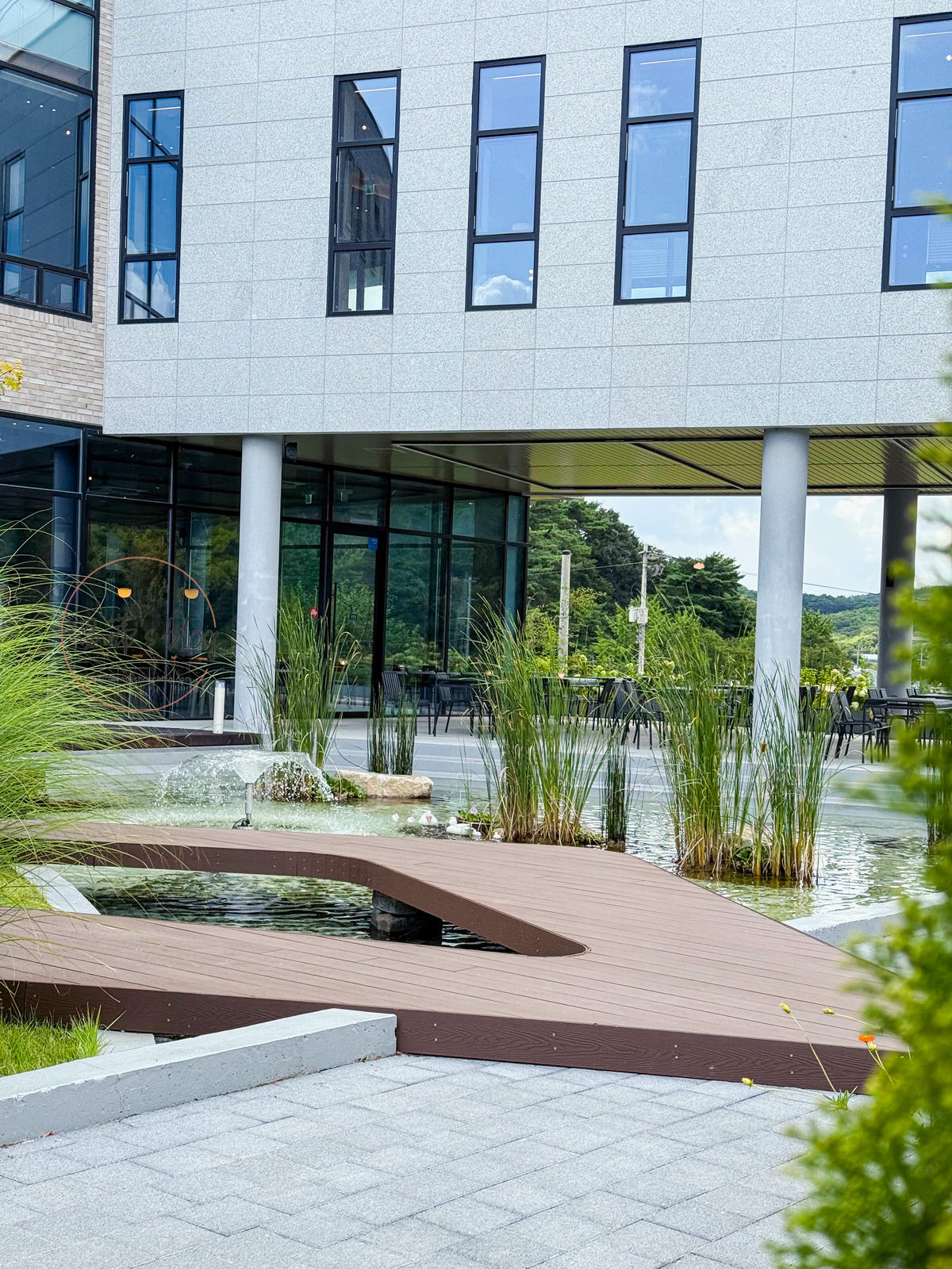 忠清南道「아미루트 Ami-Route」當地人氣網美咖啡廳 - 第2張圖 아미루트 Ami-Route 1樓景觀