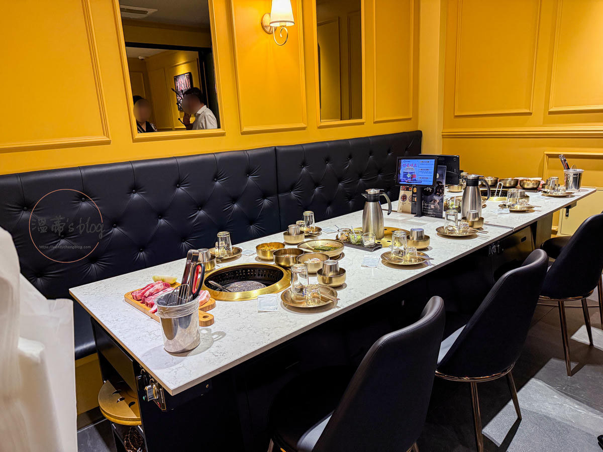 韓國汝矣島餐廳|육가온 여의도:專人代烤的高質感燒肉店 - 第3張圖 육가온 여의도店內包廂區