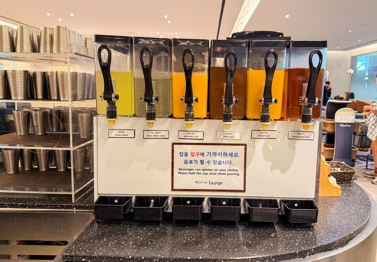 Matina Lounge貴賓室飲料、泡麵區