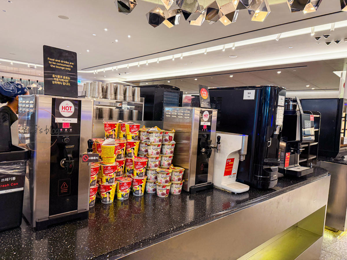 Matina Lounge貴賓室飲料、泡麵區