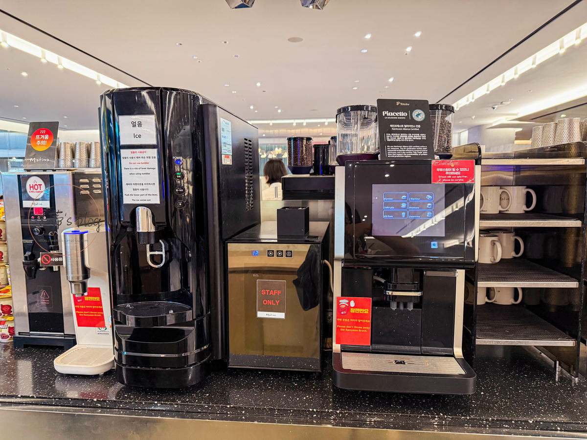 Matina Lounge貴賓室飲料、泡麵區