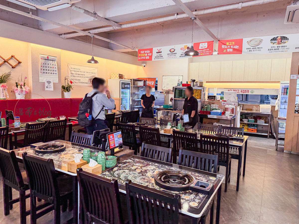 松炭部隊鍋 店內用餐環境