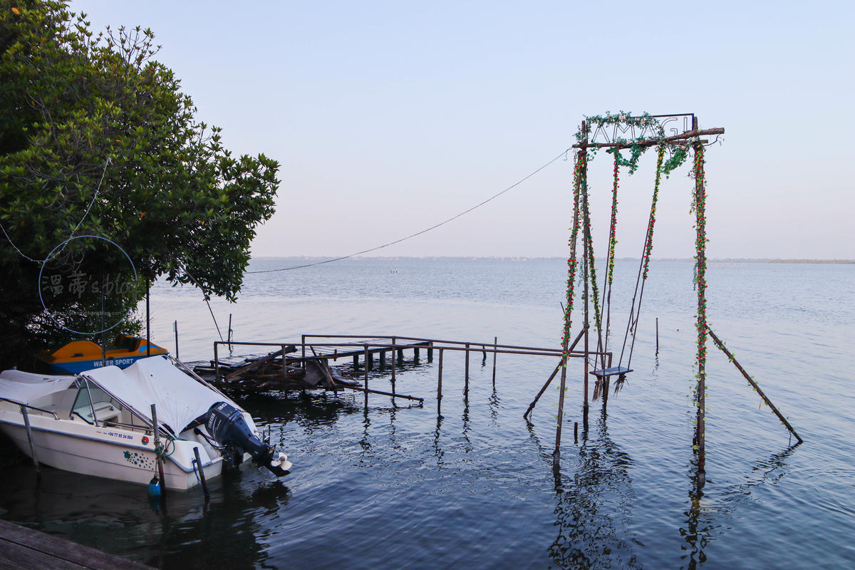 斯里蘭卡住宿|阿瑪基阿利亞飯店(Amagi Aria)漂亮的潟湖景飯店 - 第12張圖 湖景上的鞦韆