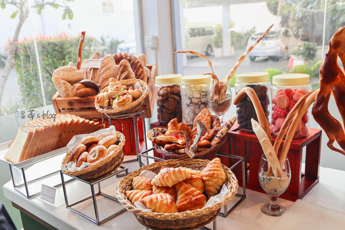 斯里蘭卡住宿|阿瑪基阿利亞飯店(Amagi Aria)漂亮的潟湖景飯店 - 第19張圖 阿瑪基阿利亞飯店 自助餐麵包