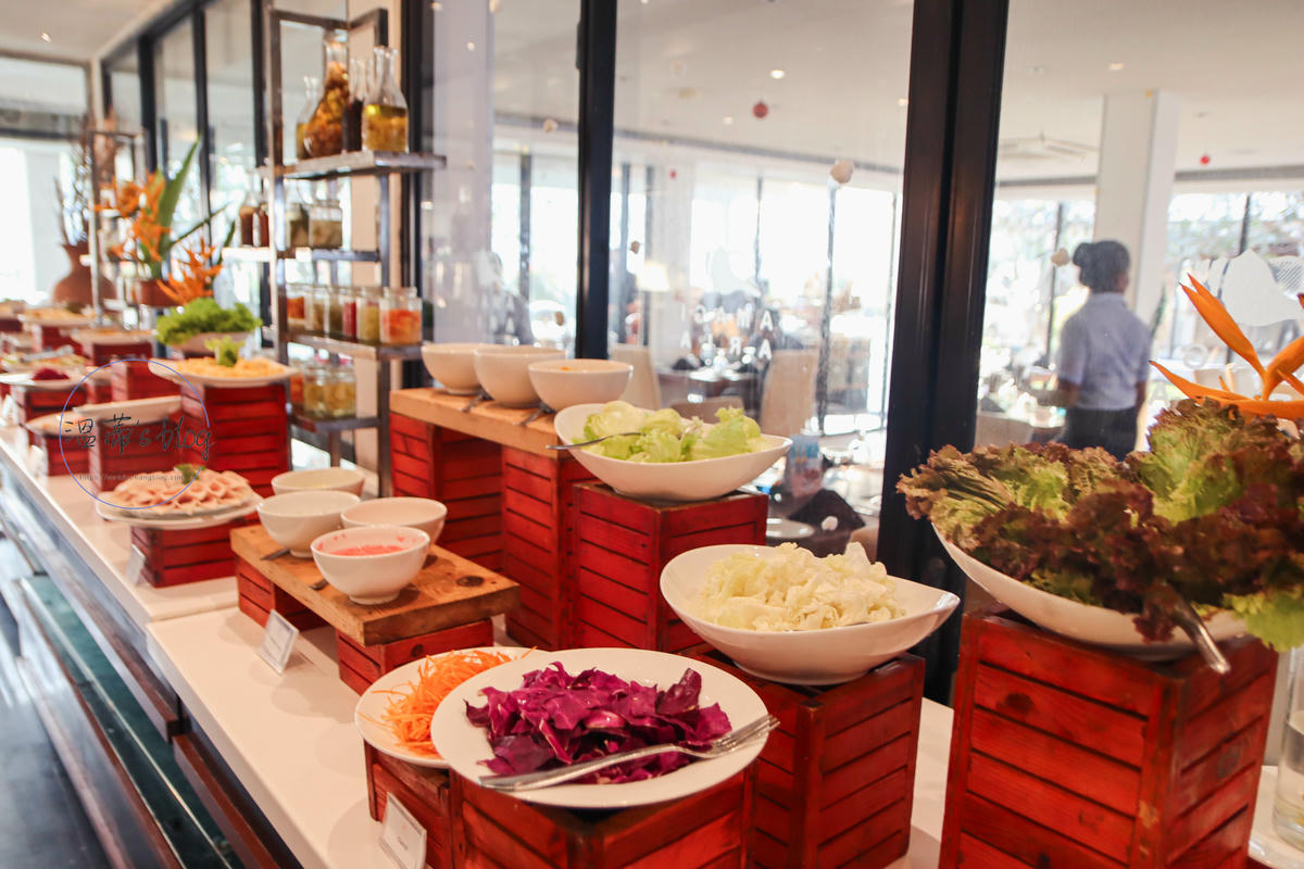 斯里蘭卡住宿|阿瑪基阿利亞飯店(Amagi Aria)漂亮的潟湖景飯店 - 第23張圖 阿瑪基阿利亞飯店 自助餐沙拉