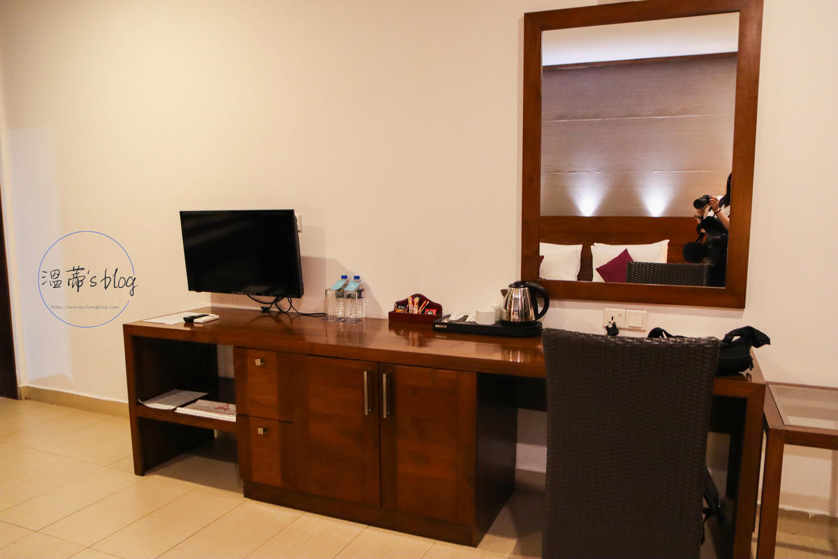 斯里蘭卡住宿|阿瑪基阿利亞飯店(Amagi Aria)漂亮的潟湖景飯店 - 第4張圖 雙人房 電視