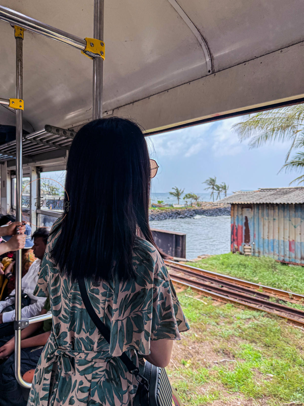 斯里蘭卡景點|搭上世界最美的濱海火車,斯里蘭卡海岸線火車體驗分享 - 第15張圖 濱海火車海景