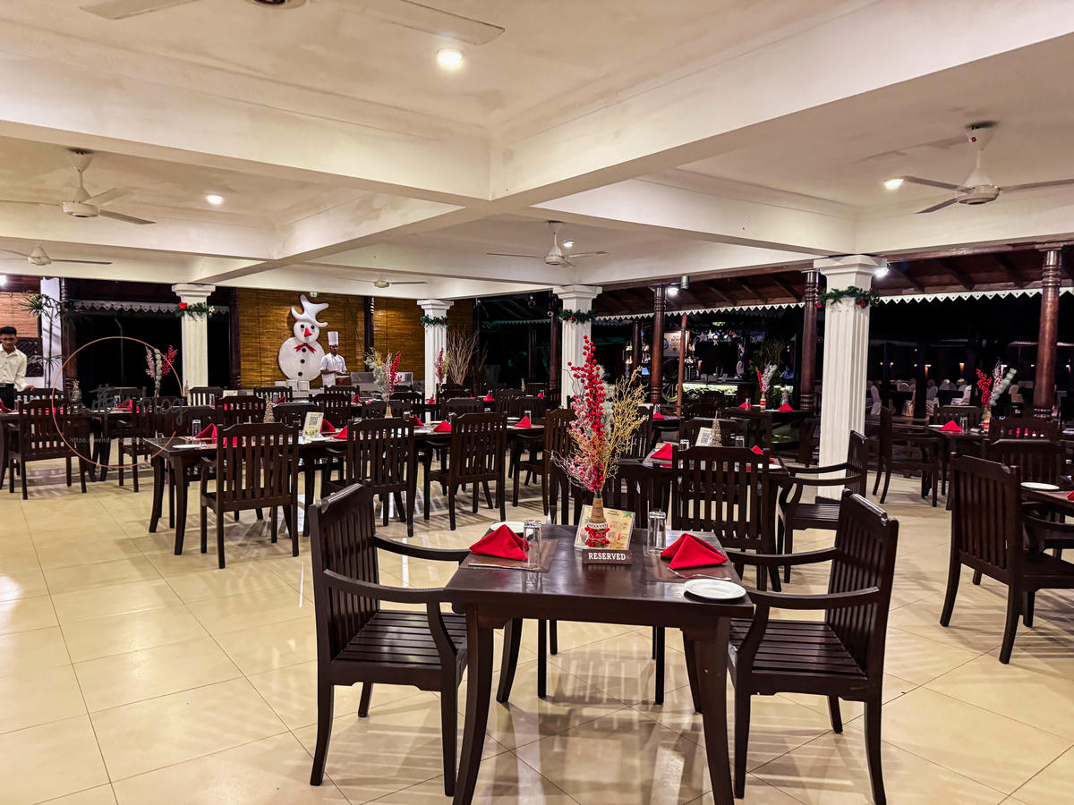 斯里蘭卡住宿|生命之樹飯店 Hotel Tree of Life - 第13張圖 生命之樹飯店 Hotel Tree of Life 用餐座位區