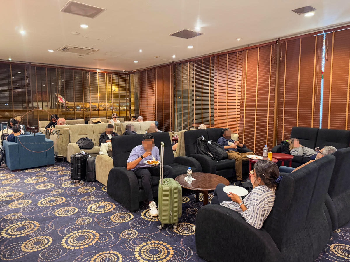 斯里蘭卡貴賓室|Palm Strip Lounge:可使用Priority Pass - 第2張圖 Palm Strip Lounge休息區