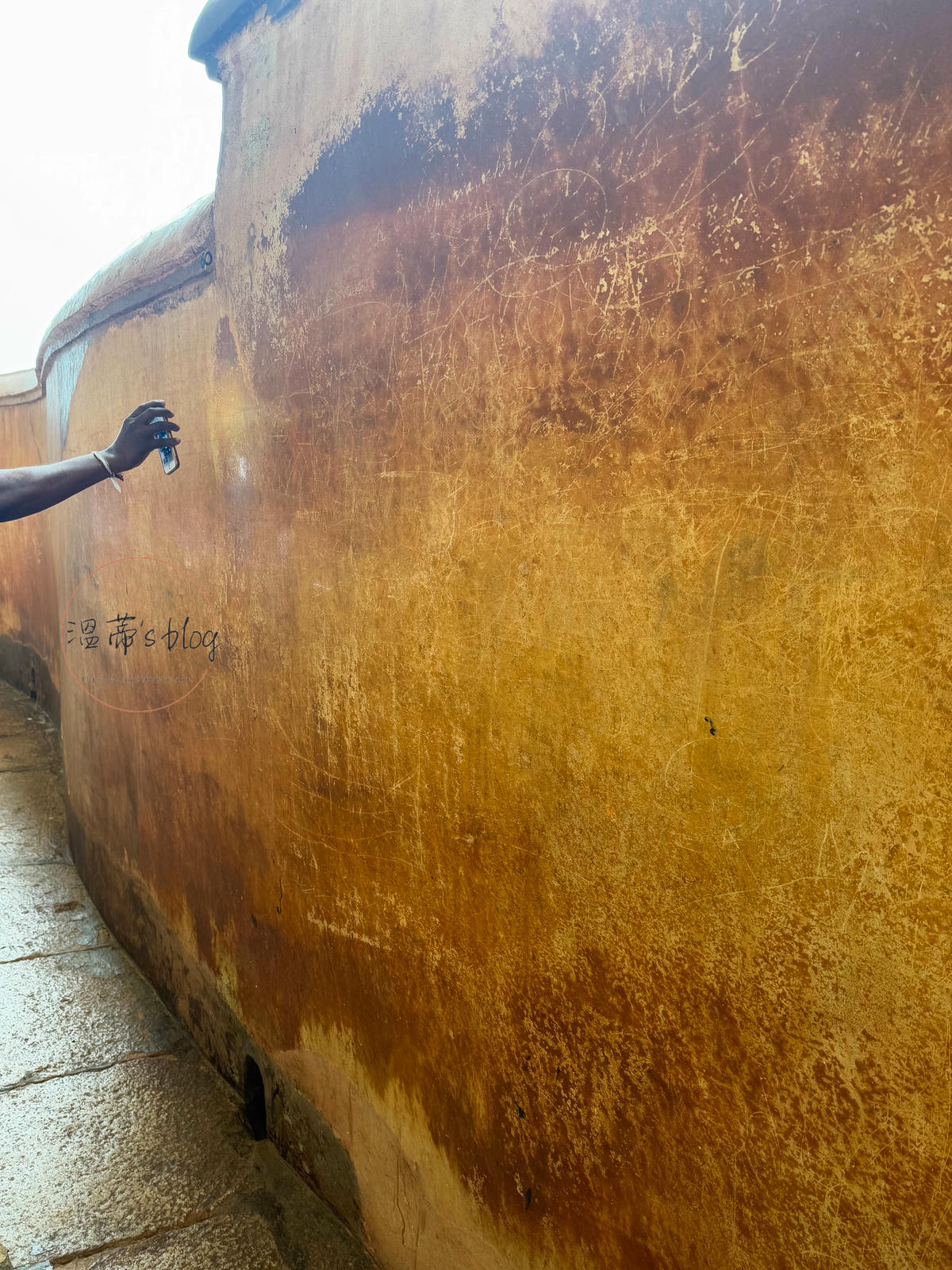 斯里蘭卡景點|獅子岩(Sigiriya)攀爬1200階梯看古代宮殿 - 第15張圖 獅子岩(Sigiriya)鏡牆(Mirror Wall)