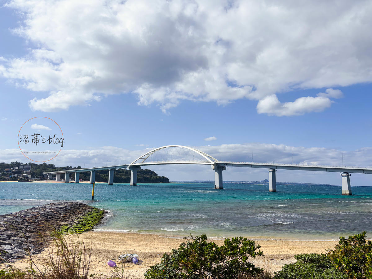 沖繩北部咖啡廳|beach cafe KENKEN:坐在瀬底海灘旁喝一杯,什麼煩惱都沒了 - 第12張圖 beach cafe KENKEN 戶外海景
