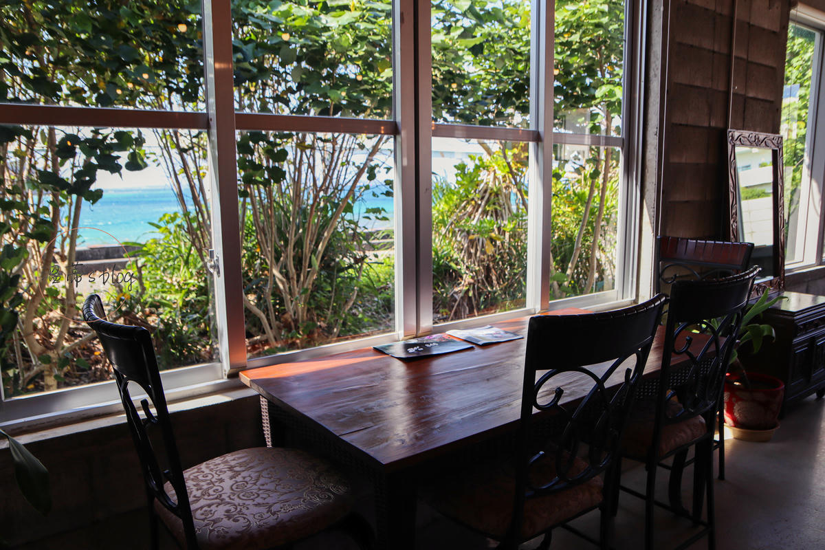 沖繩北部咖啡廳|beach cafe KENKEN:坐在瀬底海灘旁喝一杯,什麼煩惱都沒了 - 第9張圖 beach cafe KENKEN 咖啡廳環境