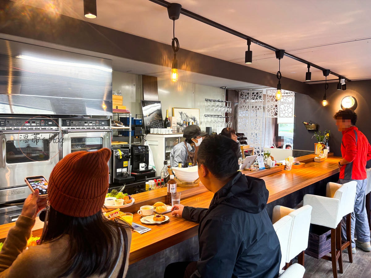 Lalamare Kouri 雙人房早餐用餐區
