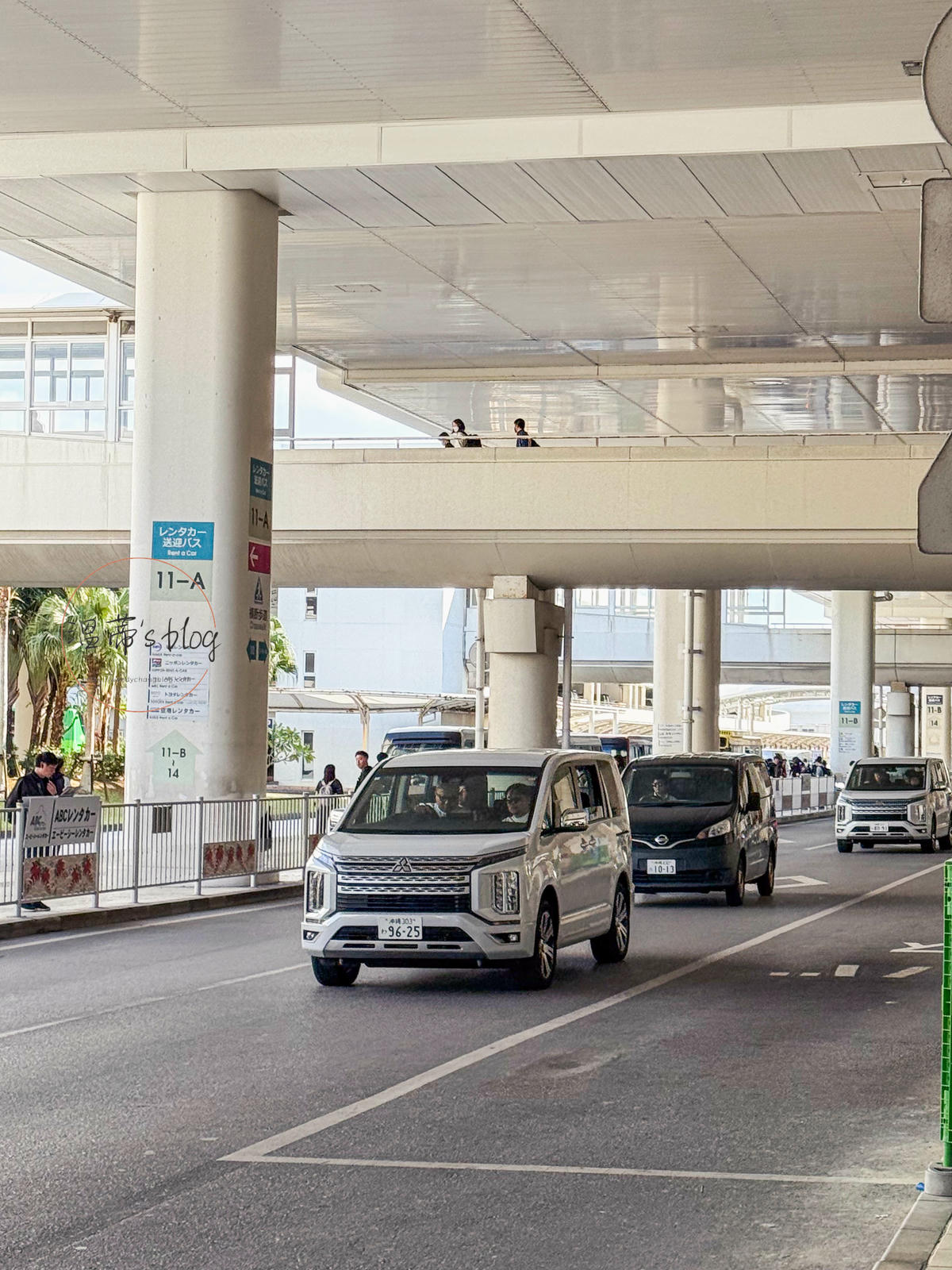 沖繩自駕真的不難?TIMES租車實測心得:新手最擔心的事一次說清楚 - 第13張圖 各家租車公司接駁車位置