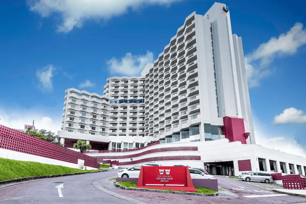 沖繩中部住宿|沖繩美爾度假大酒店:雙人房型、周邊景點一次看 - 第1張圖 沖繩中部住宿|沖繩美爾度假大酒店 店家外觀