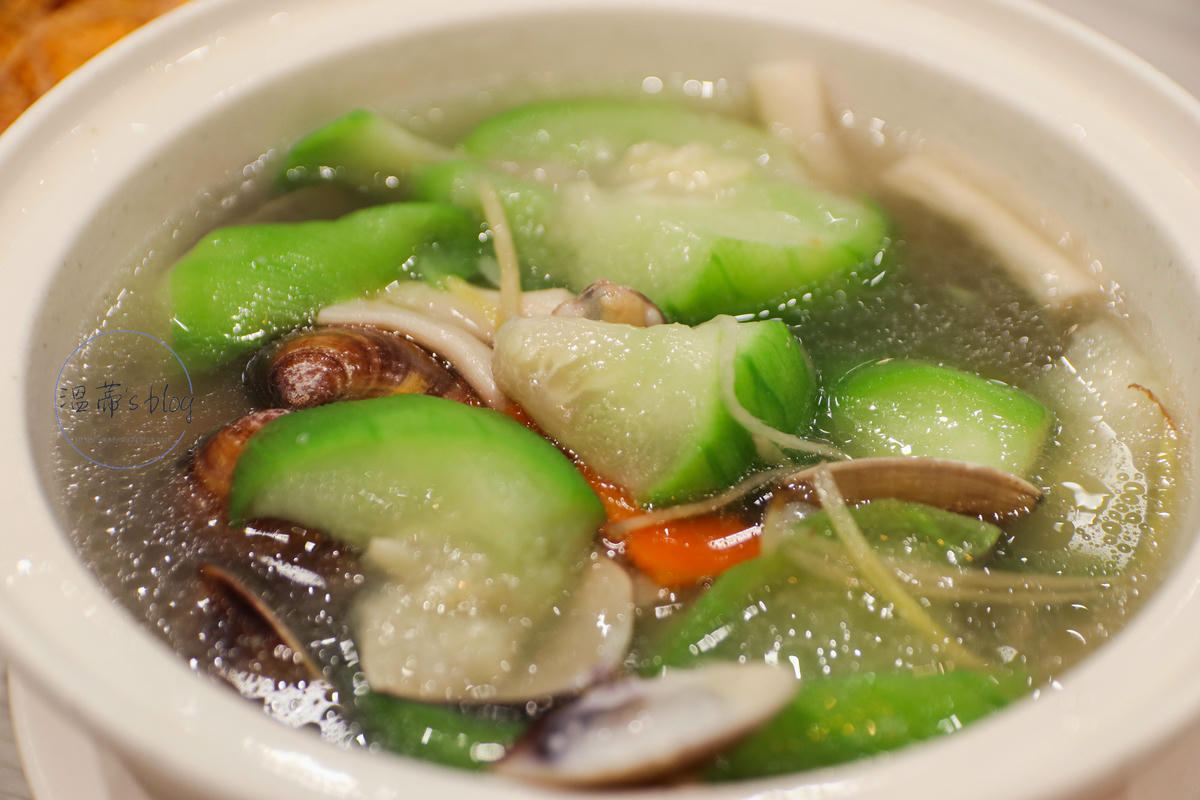 桃園龜山美食「老油條家常菜」在地人狂推的隱藏版熱炒餐廳!-附菜單 - 第10張圖 絲瓜蛤蜊 180元(小)