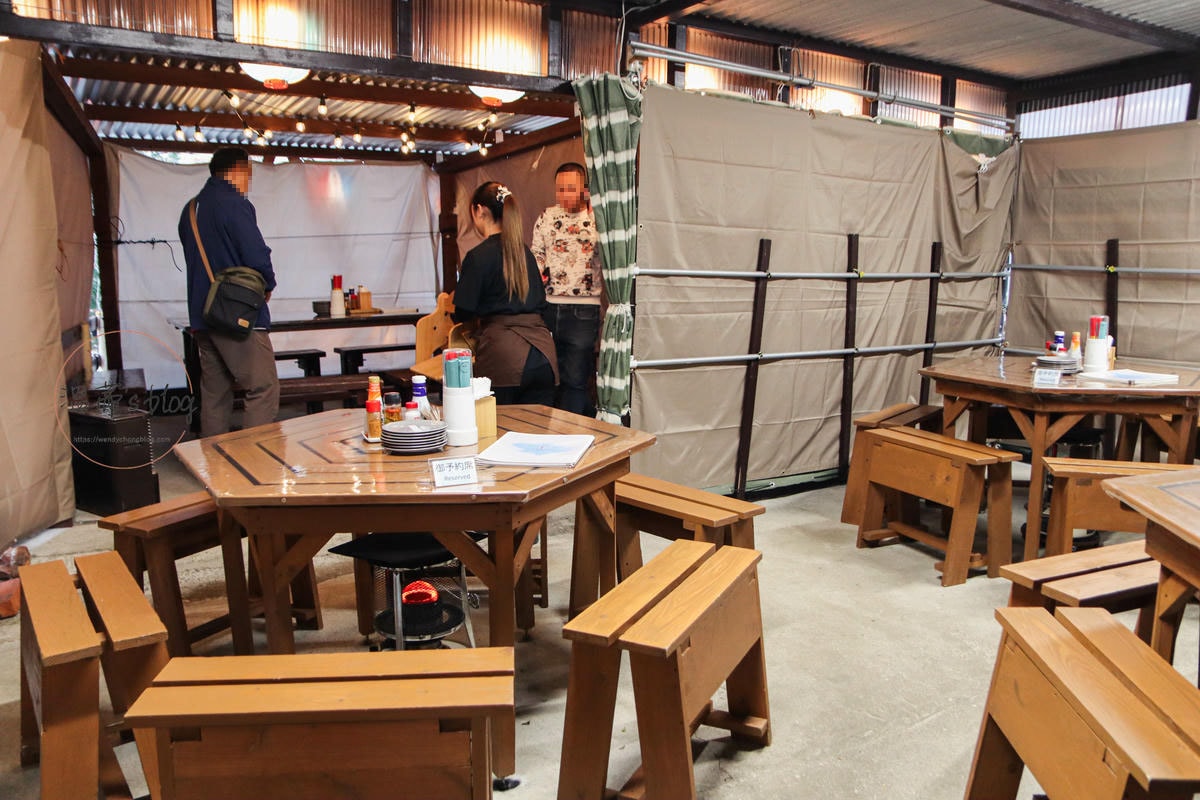 沖繩本部町美食|食事処 千(せん):近美麗海水族館,在地人才知道的寶藏居酒屋 - 第3張圖 沖繩本部町美食|食事処 千(せん)室外用餐環境