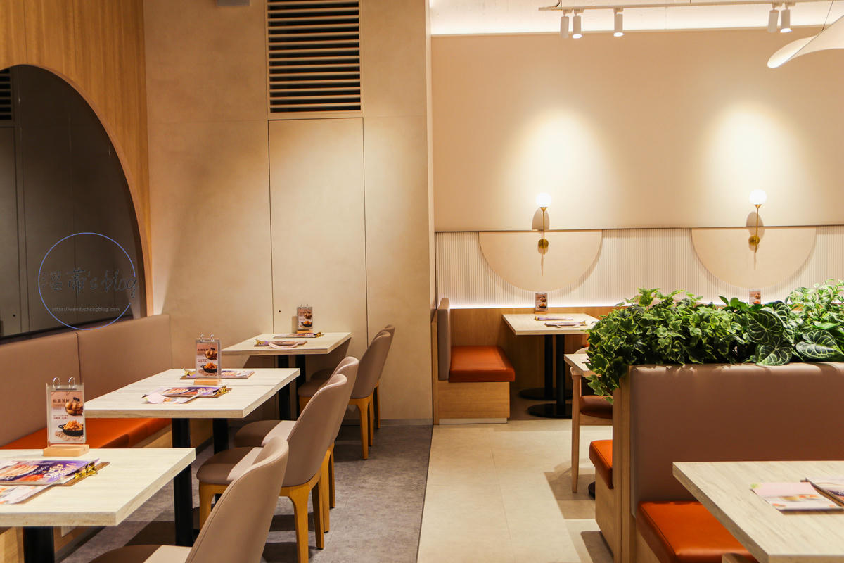 KOI PLUS 店內環境