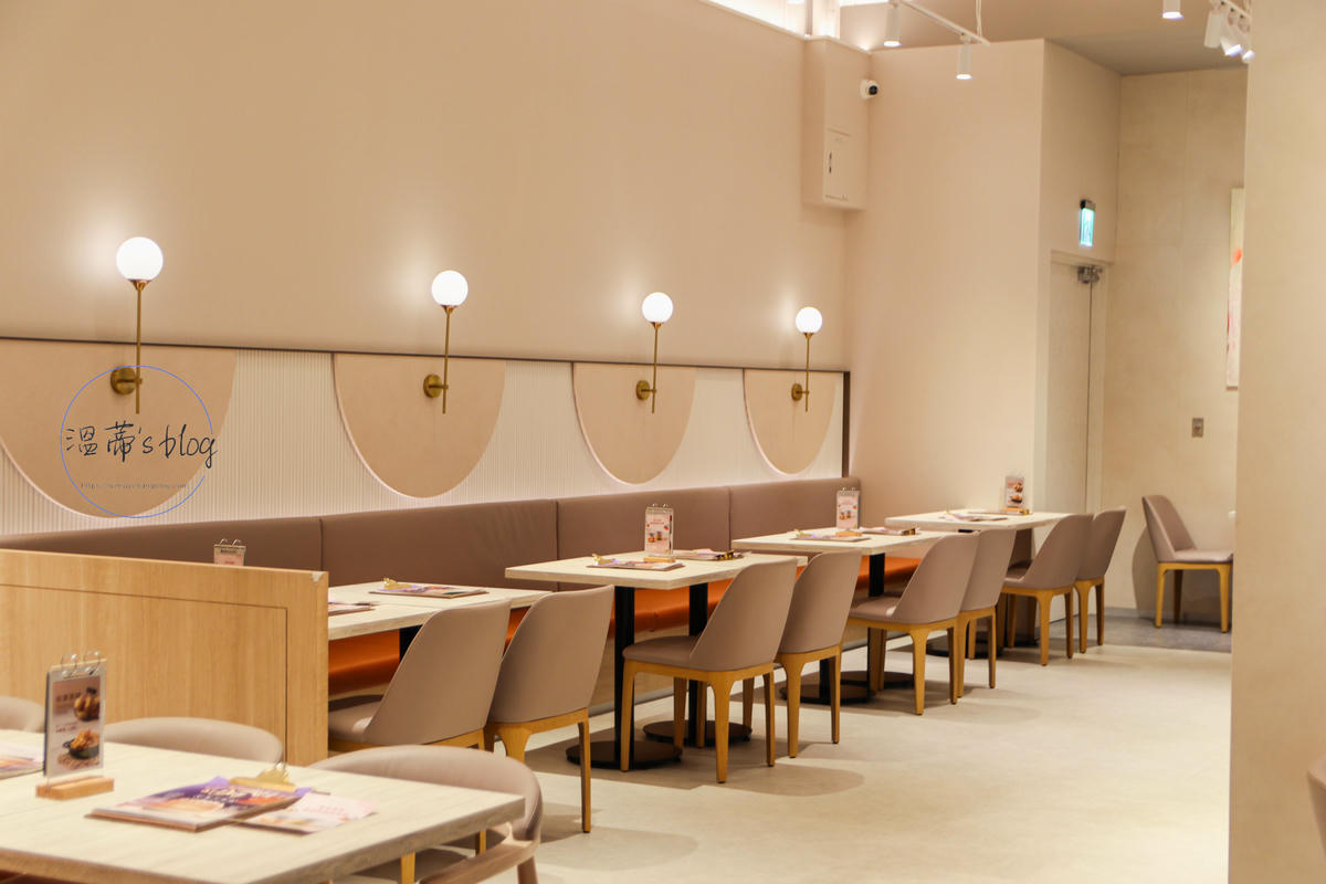 KOI PLUS 店內環境