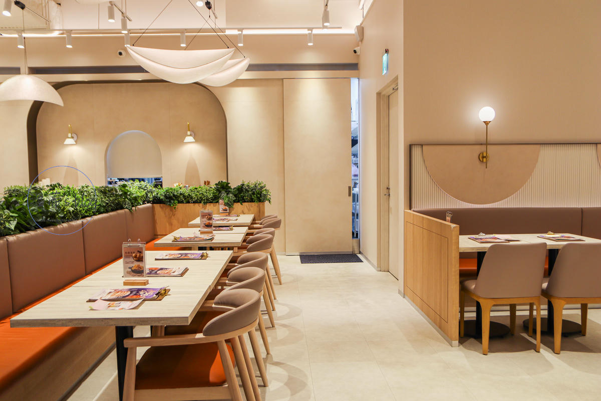 KOI PLUS 店內環境