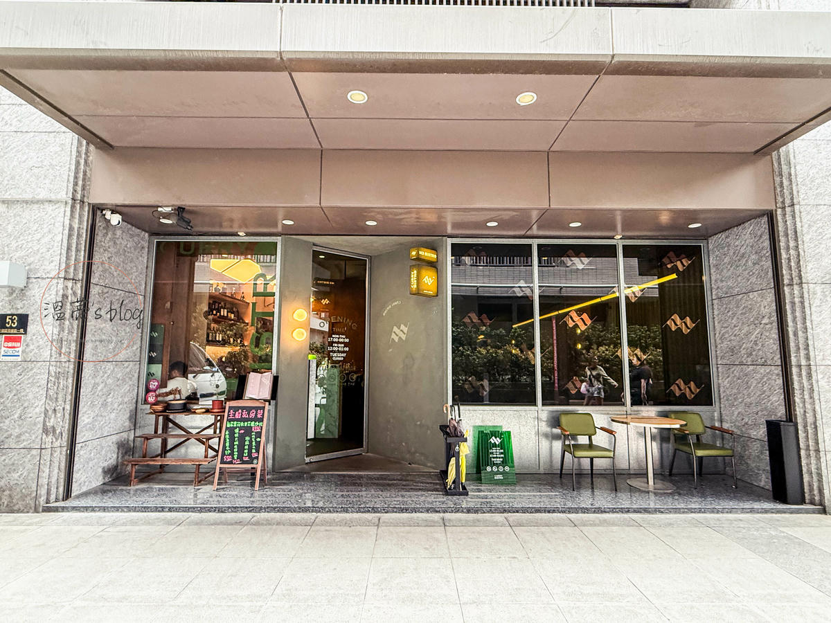 桃園中壢美食「M3 Bistro 餐酒館」青埔質感餐酒館,DJ駐場、大螢幕球賽、約會聚餐首選-附菜單 - 第1張圖 桃園中壢美食「M3 Bistro 餐酒館」店家外觀