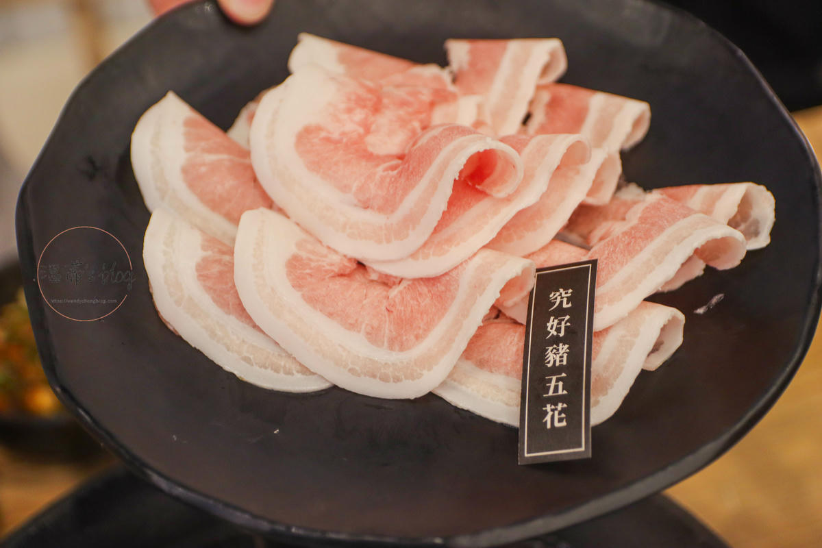 鹿港餐廳「牛比蔥壽喜燒吃到飽」和牛吃到飽千元有找，蛤蜊超驚艷，自助吧比肉品更值得吃？-附菜單