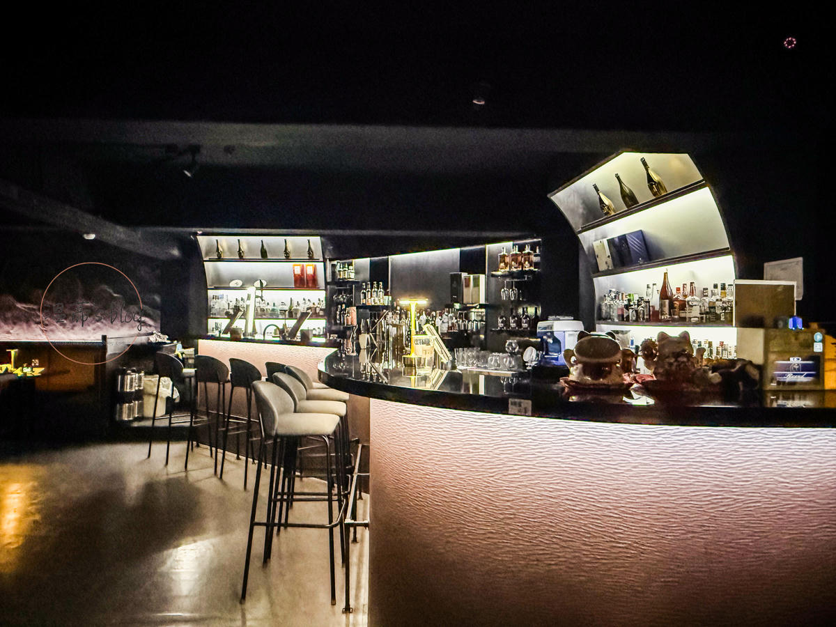 桃園餐酒館推薦「Revel 陶醉」店內座位 吧檯