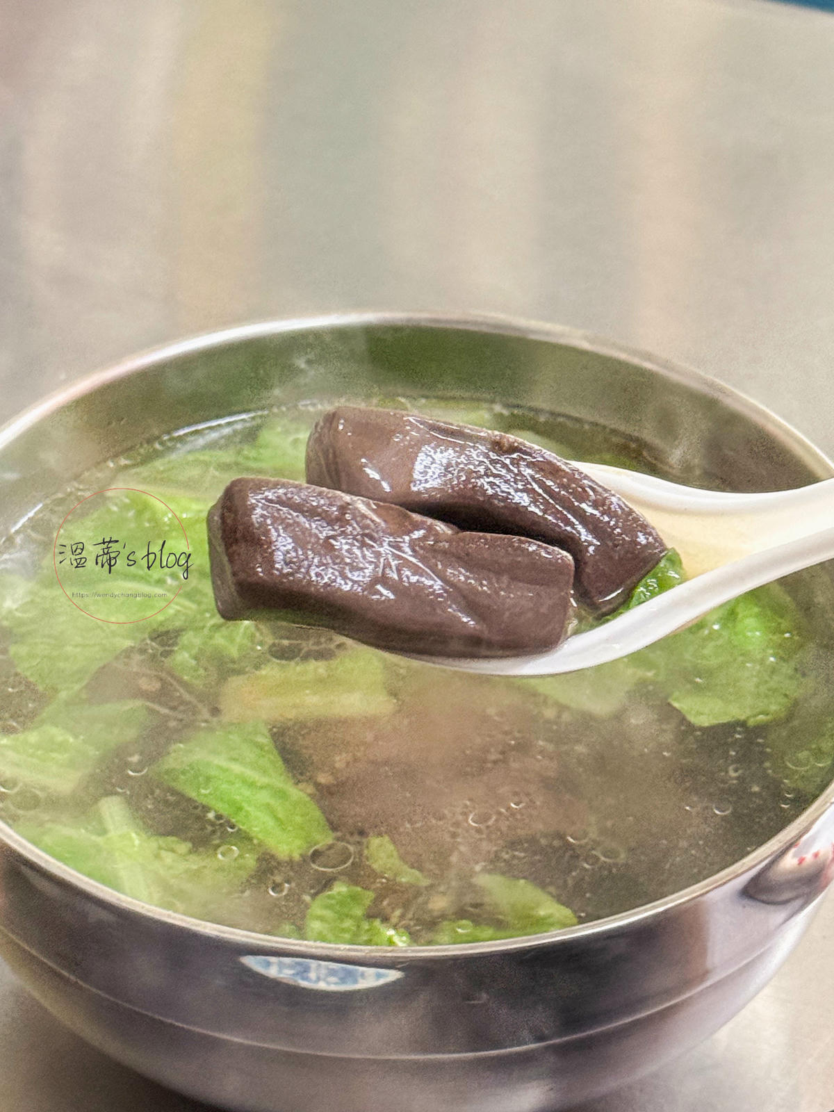台南新營美食「鹽水意麵」便宜又大碗-附菜單 - 第6張圖 豬血湯30元