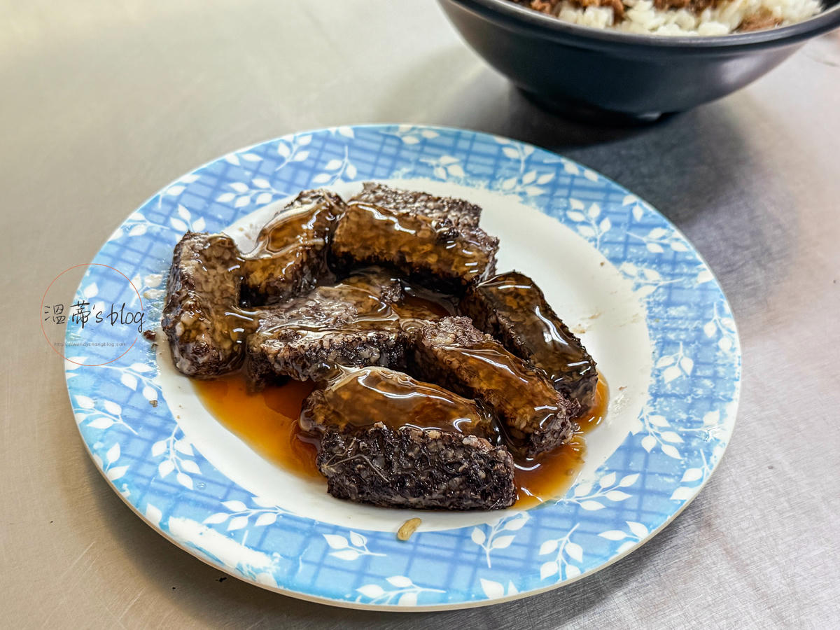 台南新營美食「鹽水意麵」便宜又大碗-附菜單 - 第9張圖 米血15元