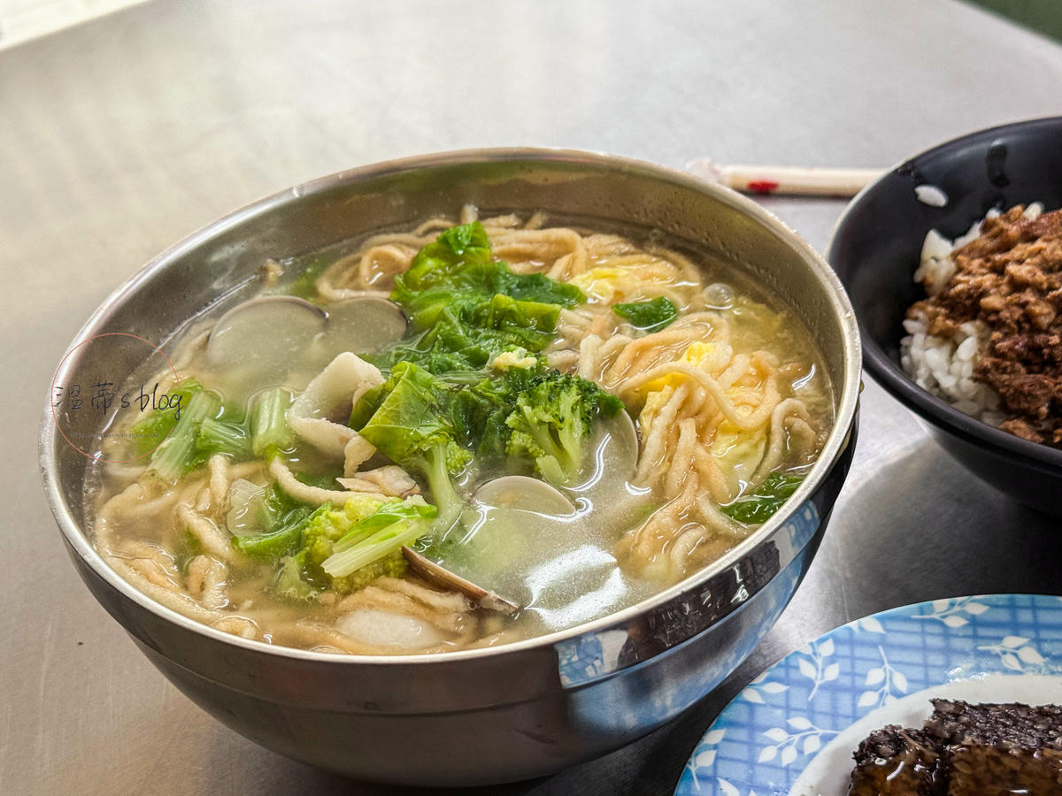 台南新營美食「鹽水意麵」便宜又大碗-附菜單 - 第7張圖 鍋燒意麵80元