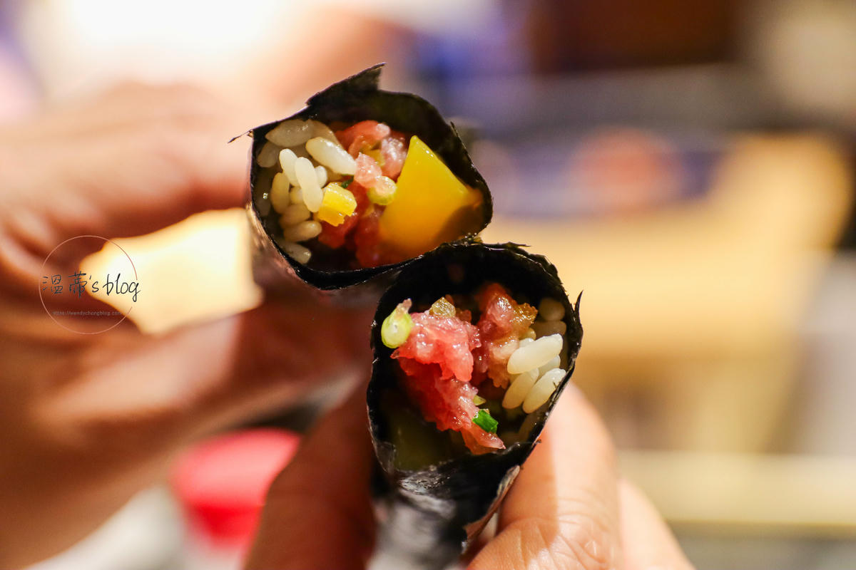 桃園藝文特區美食「本壽司」高級無菜單料理,情侶約會聚餐都適合 - 第24張圖 鮪魚手捲